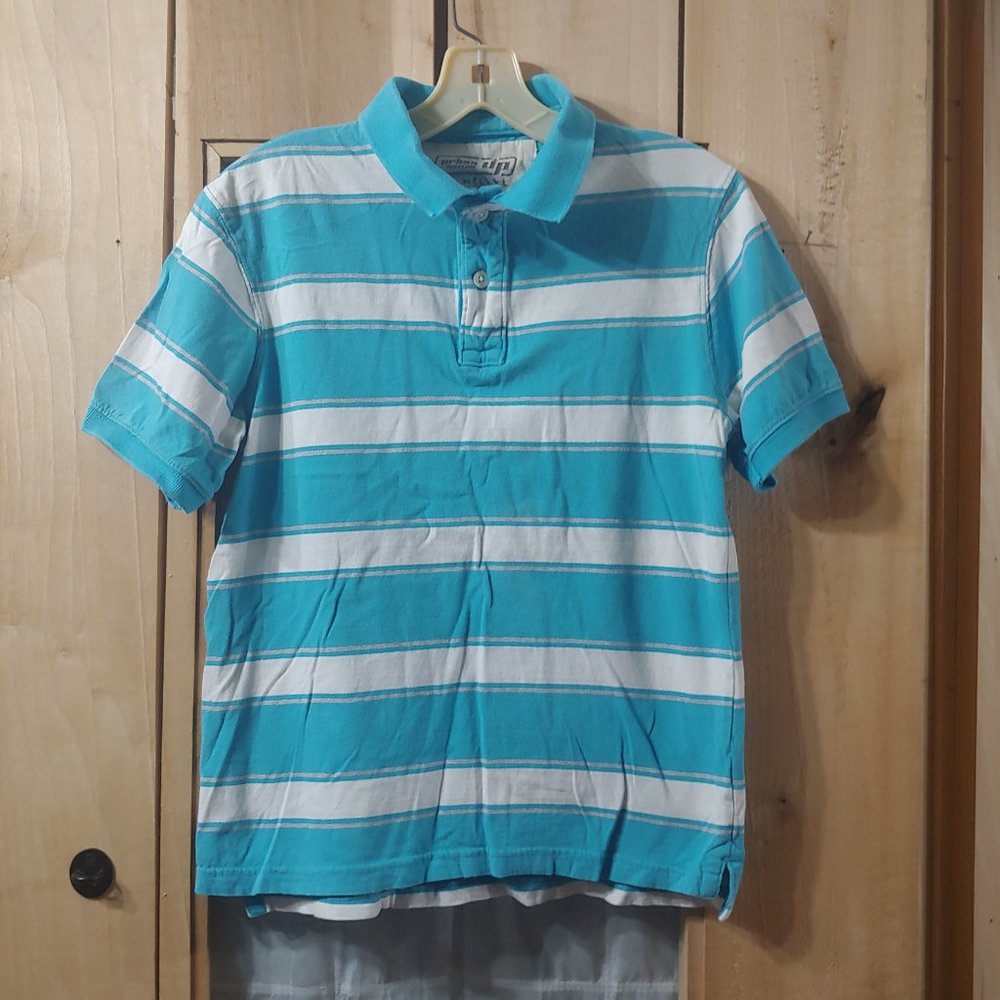 Urban Up boys short sleeve shirt  size  Large